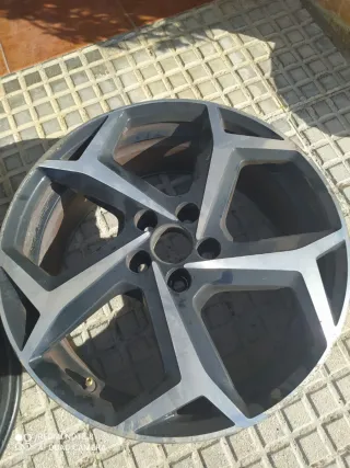 Llanta Original VW Polo Rline 17" 201800 (3 u)