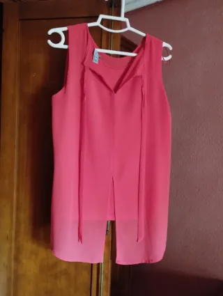 Blusa rosa sin mangas