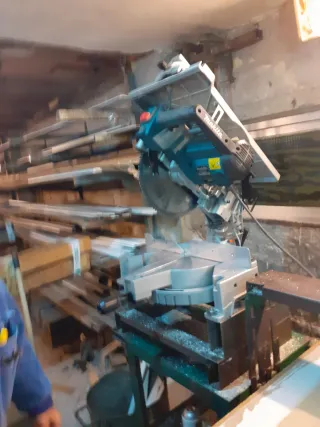 Sierra ingletadora Makita LH 1200FL con cepirr