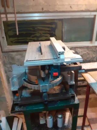 Sierra ingletadora Makita LH 1200FL con cepirr