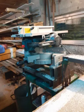 Sierra ingletadora Makita LH 1200FL con cepirr