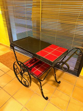 Carrito auxiliar metálico con ruedas