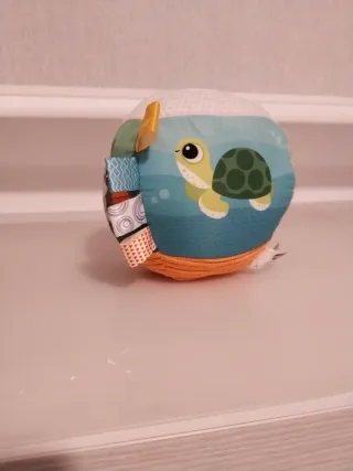 Pelota sensorial infantil con texturas