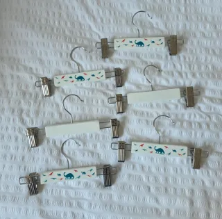 Lote 25 Perchas Infantiles Madera