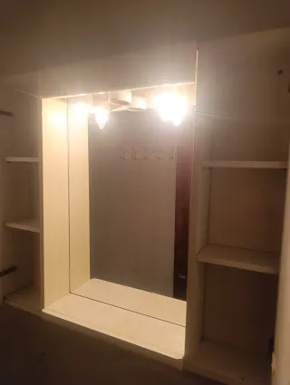 Conjunto de baño cerámica y metal. Marca Roca .