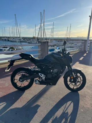 Honda CB 125 R Negra