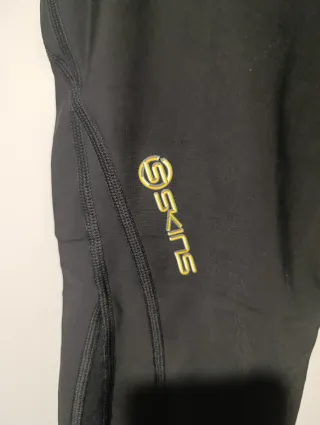 Leggings Pirata SKINS licra, S