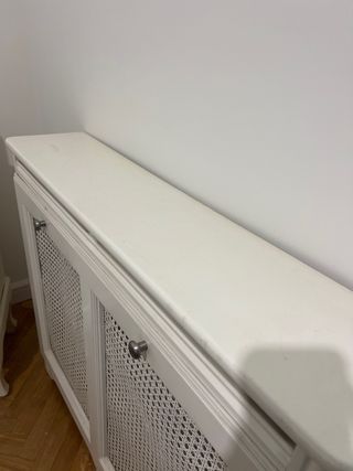 Cubre radiador blanco con rejilla