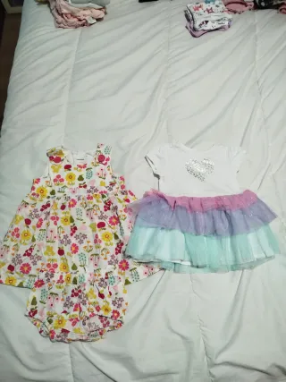 Lote de vestidos infantiles