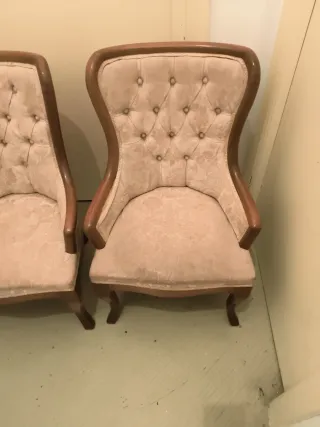 2 Butacas de tela y madera