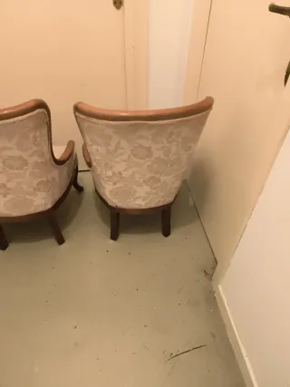 2 Butacas de tela y madera