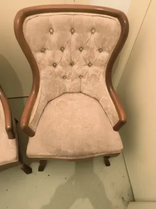 2 Butacas de tela y madera