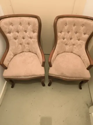 2 Butacas de tela y madera