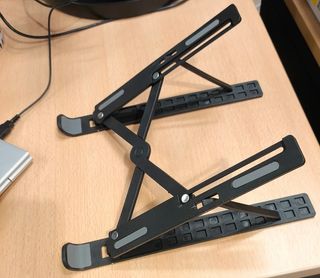 Soporte portátil y móvil plegable