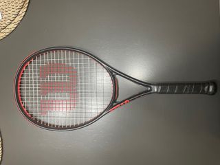 Raqueta de Tenis Wilson Negra y Roja