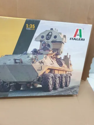 Maqueta LAV-AT 1:35 Italeri