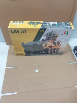 Maqueta LAV-AT 1:35 Italeri