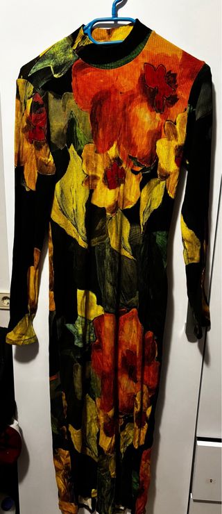 Vestido midi Desigual floral manga larga