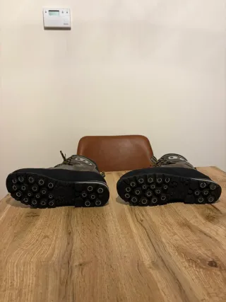 Stivali Bestard 42,5 con attacchi a strappo