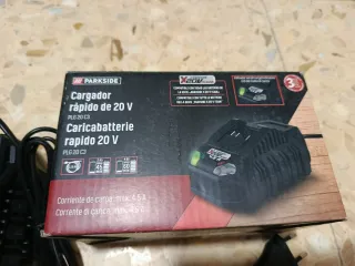 Cargador Parkside X20V TEAM 4.5A