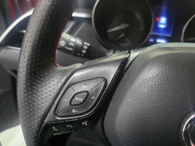 Toyota C-HR 2021 desde 324€ mes sin entrada