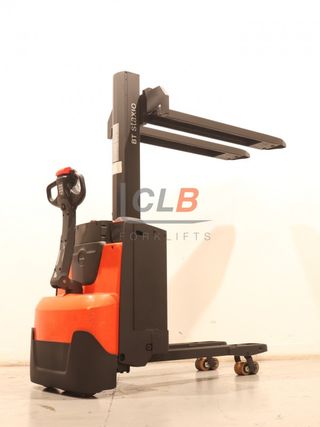 Ref. M-6460 Apilador Eléctrico TOYOTA SWE 080 L Staxio