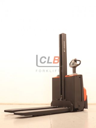 Ref. M-6460 Apilador Eléctrico TOYOTA SWE 080 L Staxio