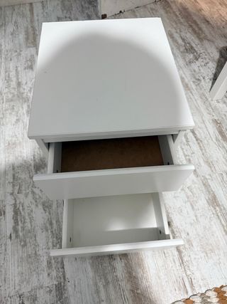 2 Mesitas de Noche Blancas