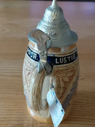 Boccale birra con coperchio in metallo