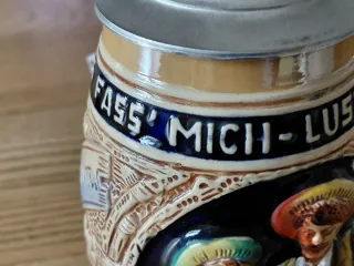 Boccale birra con coperchio in metallo