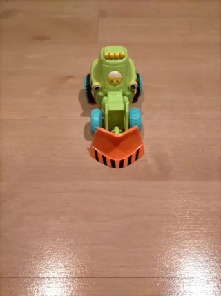 Tractor de juguete con luces, pala naranja, a pil