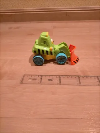 Tractor de juguete con luces, pala naranja, a pil