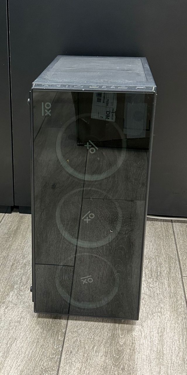 Ordenador sobremesa gaming negro