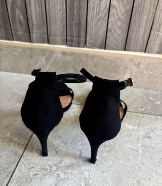 Elegantes Zapatos de tacón negros