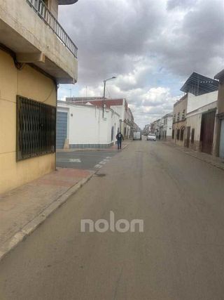 Casa adosada en venta en Tomelloso