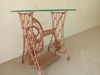 Mesa cristal con patas de máquina coser Singer