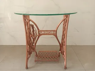 Mesa cristal con patas de máquina coser Singer