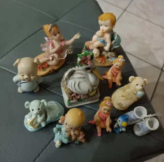 Lotto piccole statuine in ceramica e porcellana
