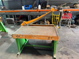 Plegadora y cizalla de chapa industrial