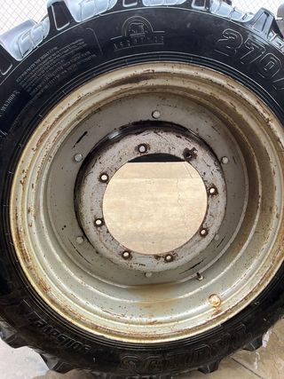 Juego Ruedas Estrechas New Holland 7050