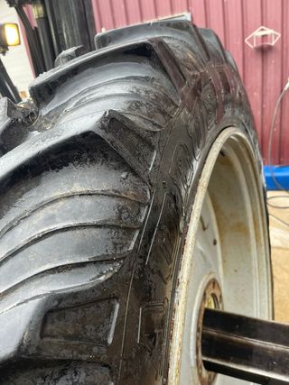 Juego Ruedas Estrechas New Holland 7050