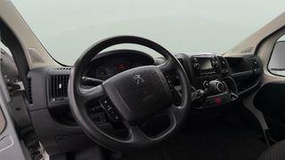 Peugeot Boxer Furgon BlueHDi 140 S&S Pack 335 L2H2 103 kW (140 CV)