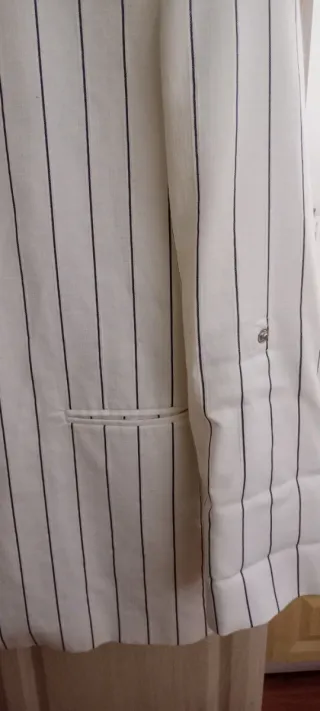 Blazer blanco con rayas finas negra