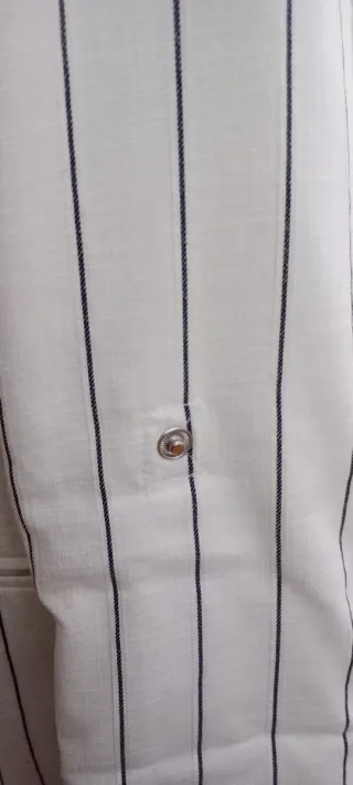 Blazer blanco con rayas finas negra