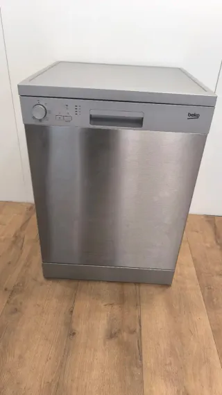 LAVAVAJILLAS GRIS ACERO INOXIDABLE MARCA BEKO