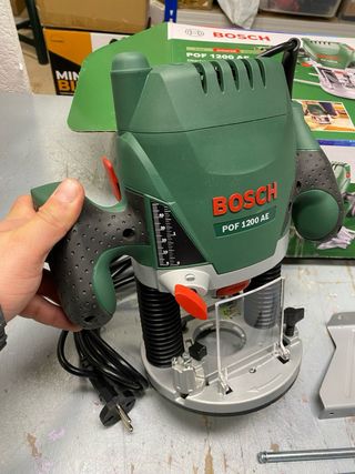 Fresadora Bosch POF 1200 AE