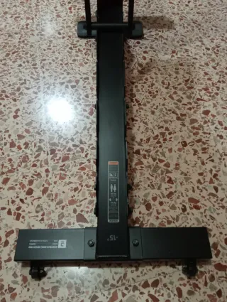 Banco de entrenamiento mas juego de pesas.