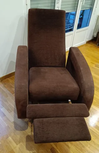 Sillón relax tela marrón con reposapiés