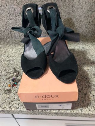 Vendo zapatos de tacon de vestir