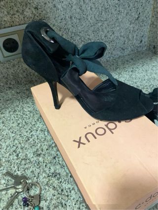 Vendo zapatos de tacon de vestir